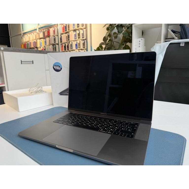 MacBook Pro 15 2018 16Гб/256Гб Серый космос Б/У